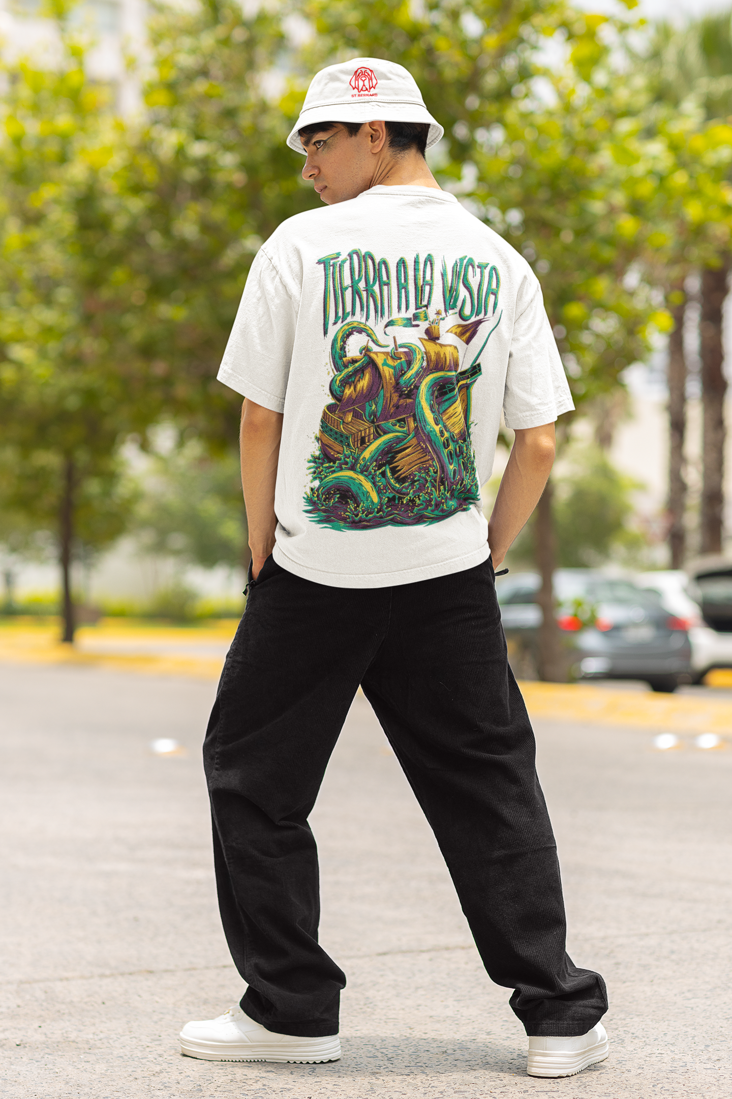 Oversize Unisex T-shirt Beyaz 'Tierra A La Vista' Baskılı