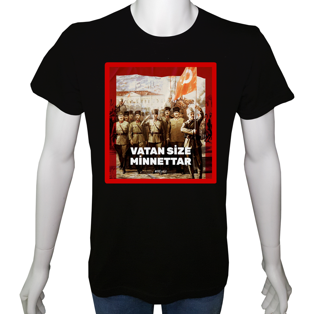 Unisex T-shirt Siyah 'Atatürk/Vatan size minnettar' Baskılı